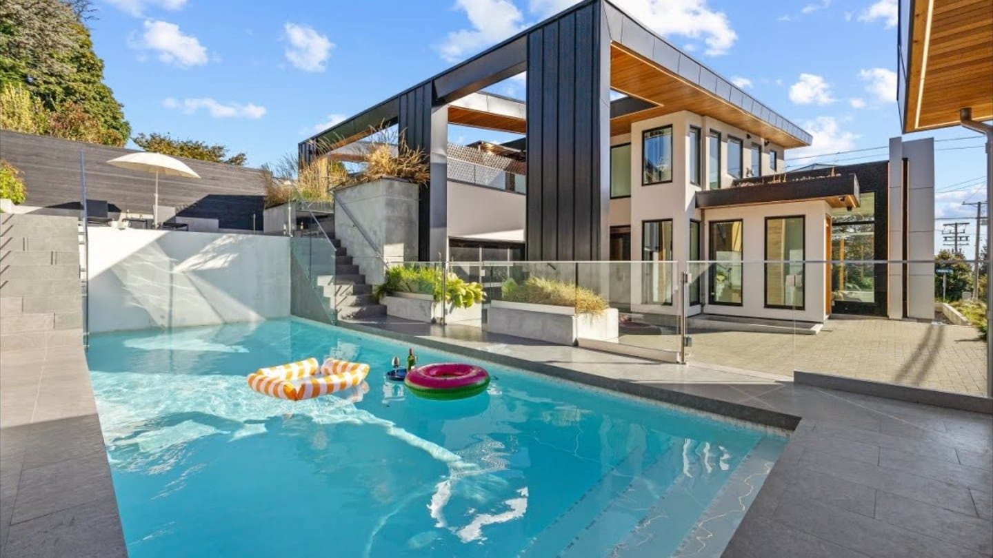 A Luvilla managed residence in Vancouver, cover image for the video tour